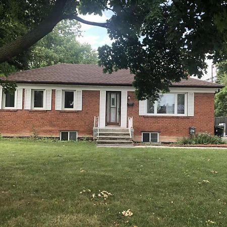 Cozy 3 Room Bungalow In Midtown Toronto Extérieur photo